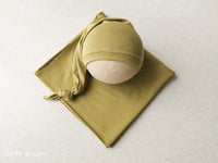 EASTON hat & wrap - newborn size